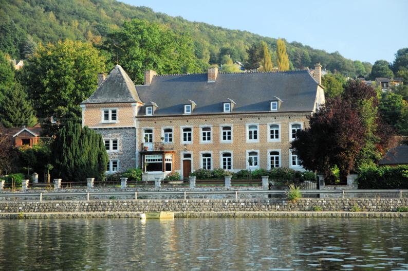Le Richmond Hotel Godinne ภายนอก รูปภาพ